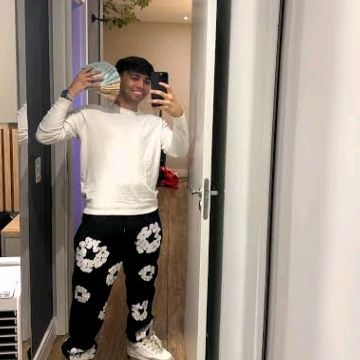 Profile Picture of markbiel (@bielkk_ar) on Tiktok