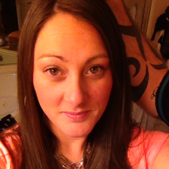 Profile Picture of Renee Perrello (@rperrello) on Poshmark