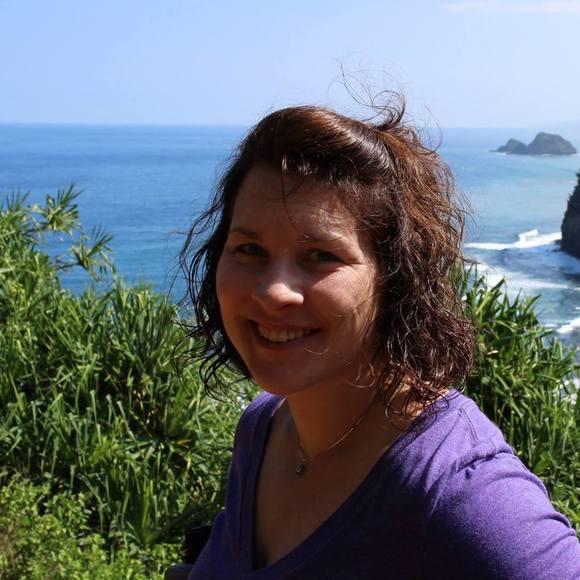 Profile Picture of Danielle Okuly (@danielleokuly) on Poshmark