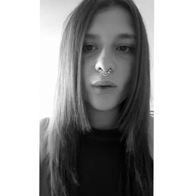 Profile Picture of Libby Amelia Davies (@crazylibbs12xx) on Twitter