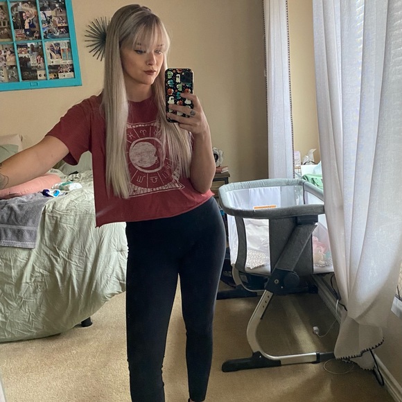 Profile Picture of Kim Noe (@kimberlyslice) on Poshmark