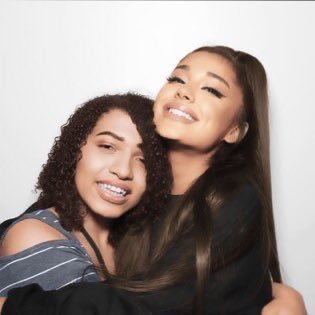 Profile Picture of Crystal Misses Ari ♡ 🐝 (@DayDreamLikeAri) on Twitter