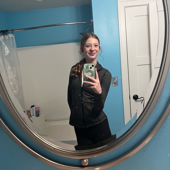 Profile Picture of Finley Adamovich (@grwm383) on Poshmark
