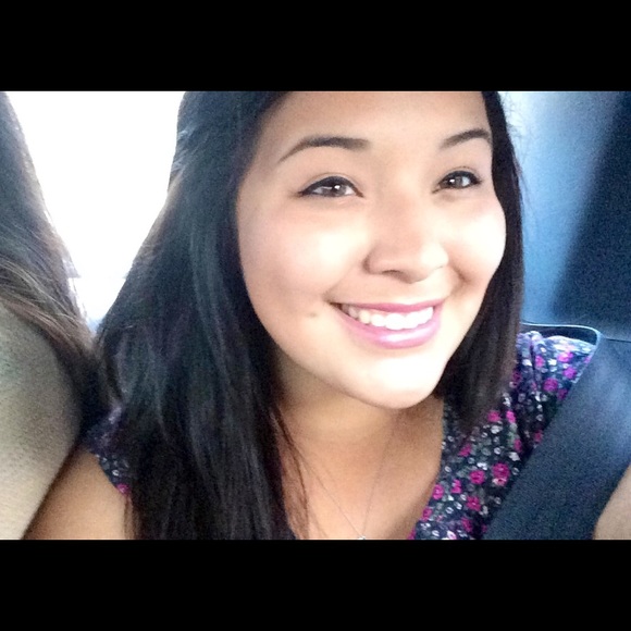 Profile Picture of Chastine Honesto (@honc) on Poshmark