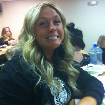 Profile Picture of Mandy Durr (@MandyDurr) on Twitter