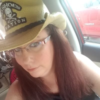 Profile Picture of Tori Foley (@JeffTori71) on Twitter