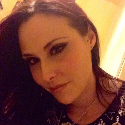 Profile Picture of Julia Embury (@Juicy_Jules81) on Twitter