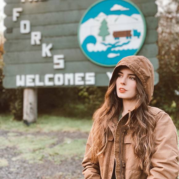 Profile Picture of Jessica Mccloskey (@jessmccloskey) on Poshmark