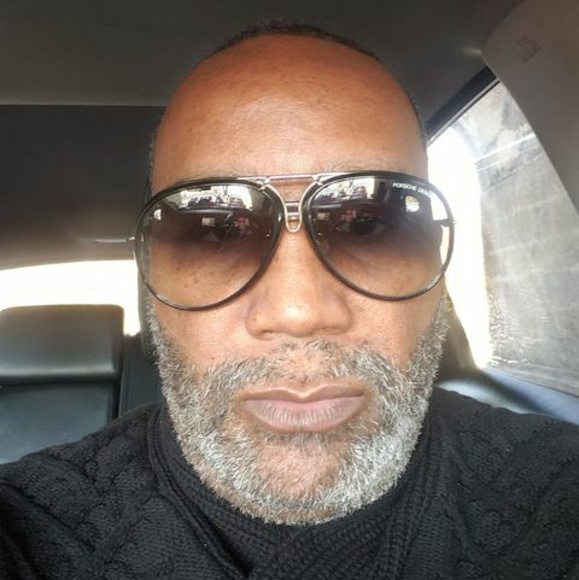 Profile Picture of Howard Evans (@howieball2121) on Poshmark