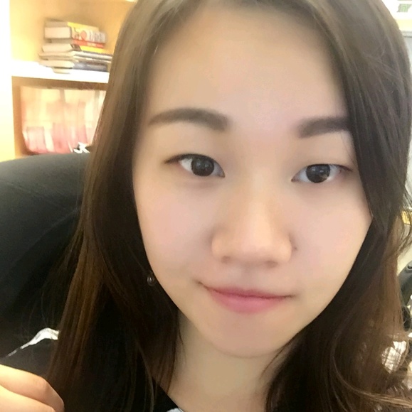 Profile Picture of Irene Zhang (@irenezh1016) on Poshmark