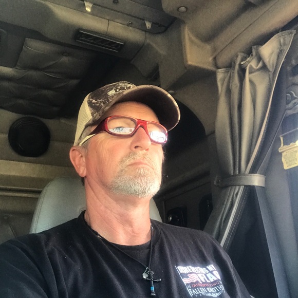 Profile Picture of Tim Reimer (@devilraz) on Poshmark