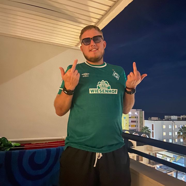 Profile Picture of Lorenzo (@doslorenzos) on Tiktok