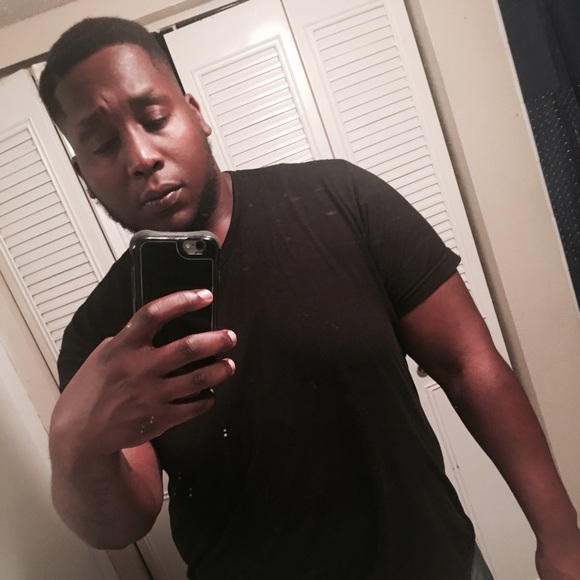 Profile Picture of Javaris Robinson (@javaris_r) on Poshmark