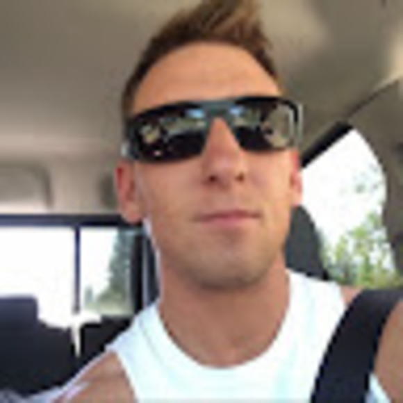 Kris Huffsmith - Poshmark Profile Picture of Kris Huffsmith (@khuffsmith1230) on Poshmark