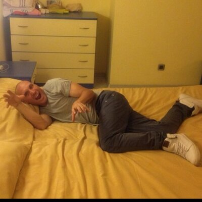 Profile Picture of Tony Osborne (@carlingtoz) on Twitter