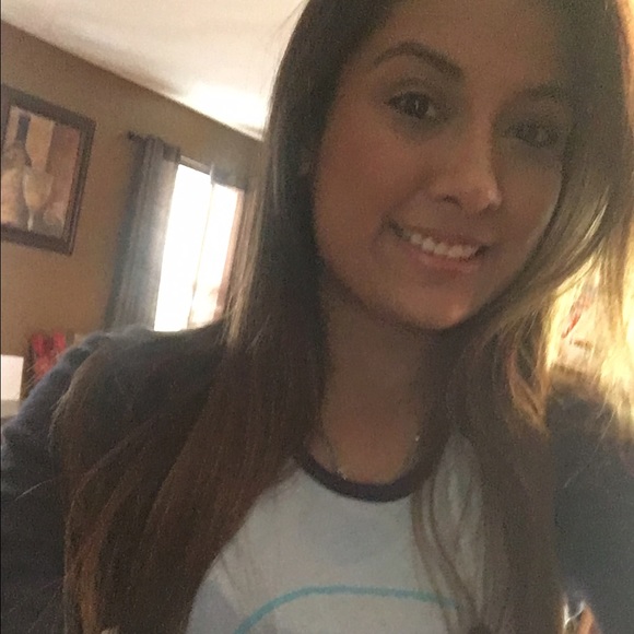 Profile Picture of Miranda Blanco (@miranda_renee02) on Poshmark