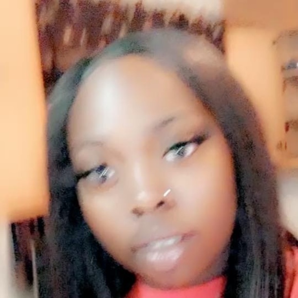 Profile Picture of Michaelynn Cortis's (@michaelynncb) on Poshmark