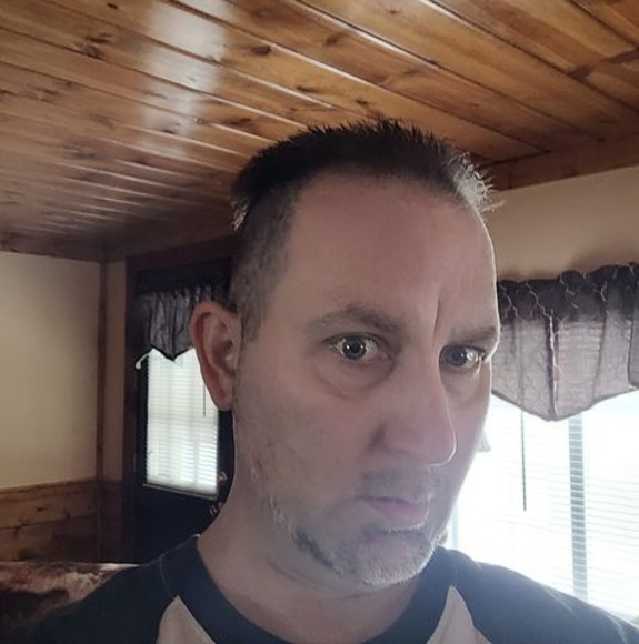 Profile Picture of Mark Ouellette (@mouellette35) on Poshmark