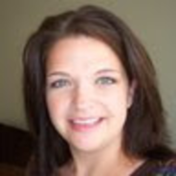 Profile Picture of Mona Chandler (@dearmona) on Poshmark