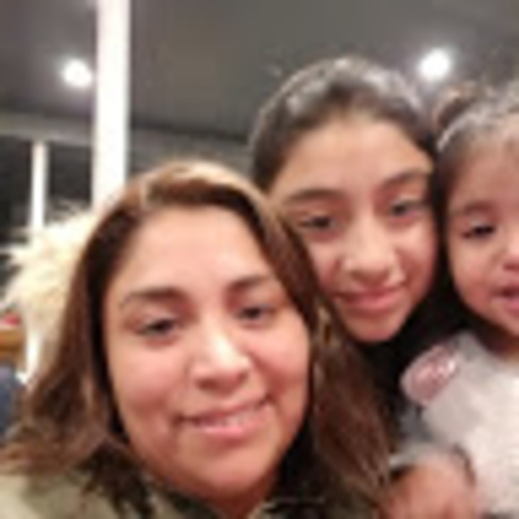 Profile Picture of Adriana Montes (@adrianamonte320) on Poshmark