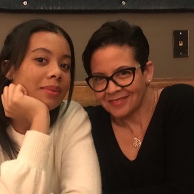Profile Picture of Lisa J (@LisaJeff77) on Twitter