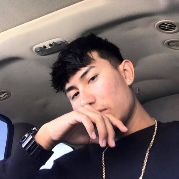 Profile Picture of Dominic Nguyen (@sphixo) on Poshmark