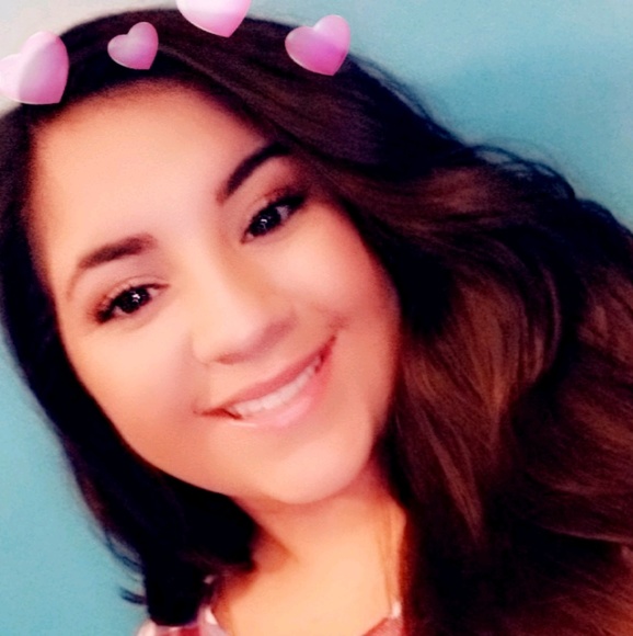 Profile Picture of Miranda Alvarado (@mirandajo9844) on Poshmark