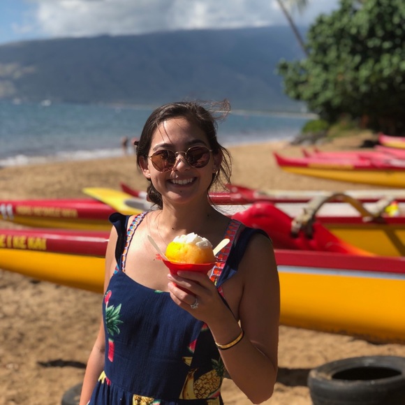 Profile Picture of Sarah Pennant (@sarahpeanut) on Poshmark