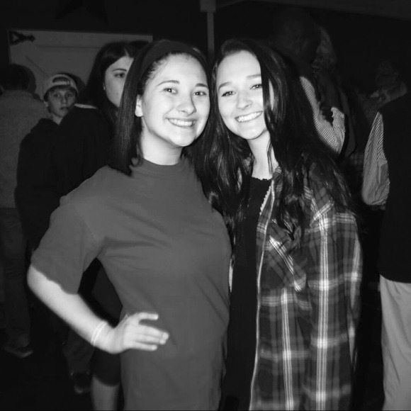 Profile Picture of Presley Gothelf (@presleyrosee) on Poshmark