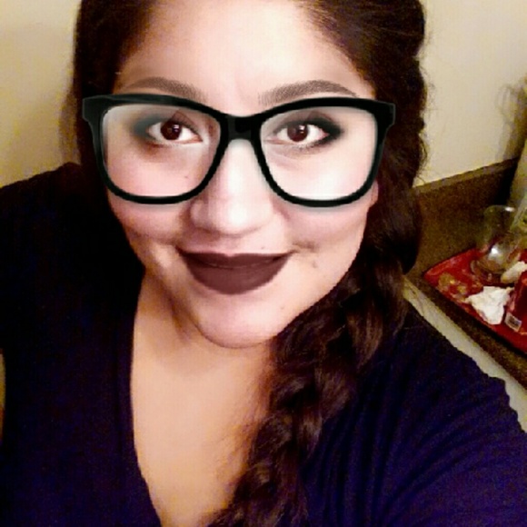 Profile Picture of Tomasa Barrera (@tbarrera19) on Poshmark