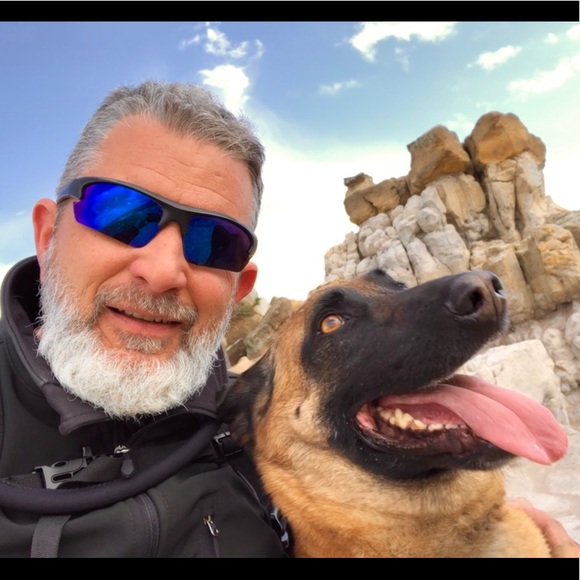 Profile Picture of David Beiner (@sunbeltdavid) on Poshmark