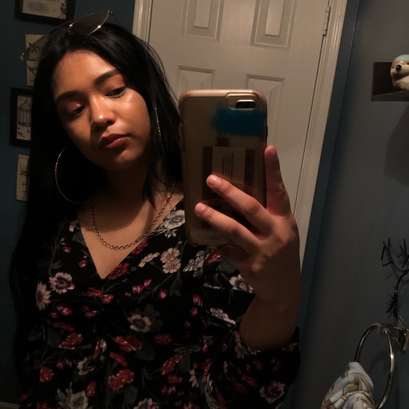 Profile Picture of Mitzi Chavez (@trillyuriii) on Poshmark