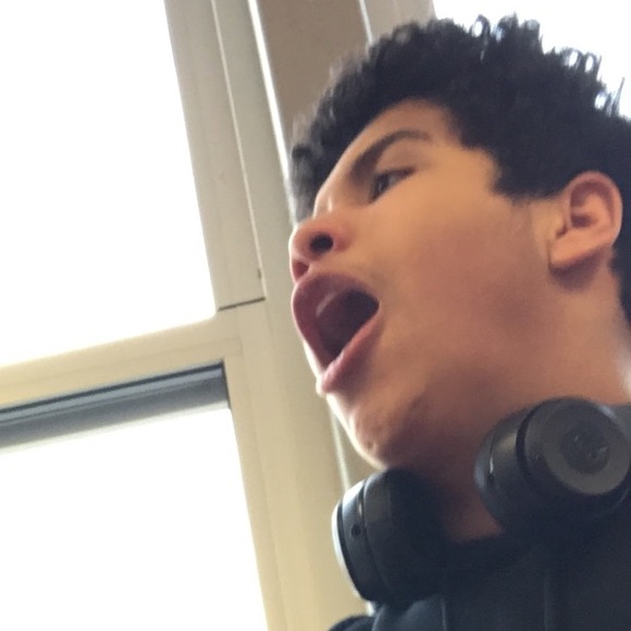 Eddie Ferdon - Poshmark Profile Picture of Eddie Ferdon (@resolvednumber_) on Poshmark