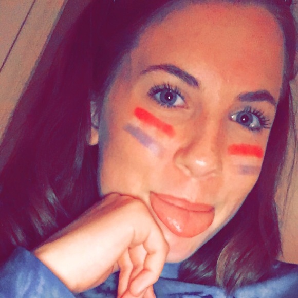 Profile Picture of Samantha Dullaghan (@samidully) on Poshmark