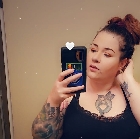 Profile Picture of Alyssa Kovalcheck (@alysangelk) on Poshmark