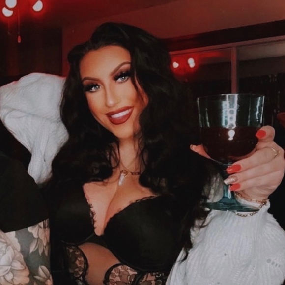 Profile Picture of Brianna Horchar (@briannajoyxo) on Poshmark