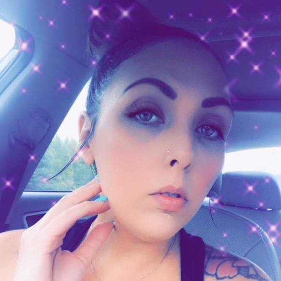 Profile Picture of Breeze Cassidy (@breezecassidy) on Poshmark