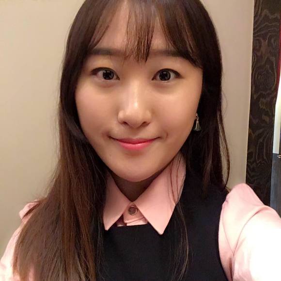 Solla Lee - Poshmark Profile Picture of Solla Lee (@sollaisflying) on Poshmark