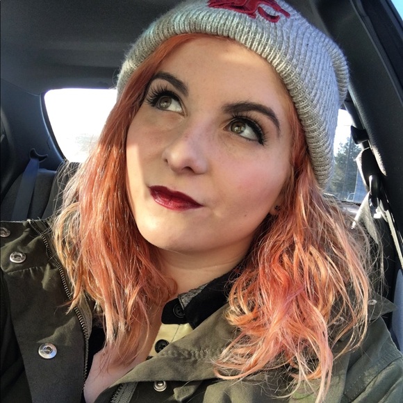Profile Picture of Sarah Norman (@sarahnorman129) on Poshmark