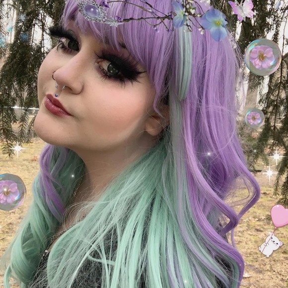 Profile Picture of Haley Taylor (@ptvhaytay) on Poshmark