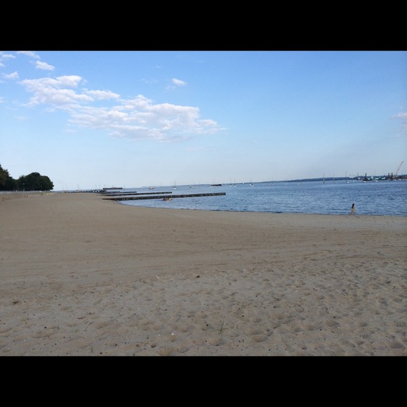 Profile Picture of Carol Winant (@carolw8899) on Poshmark