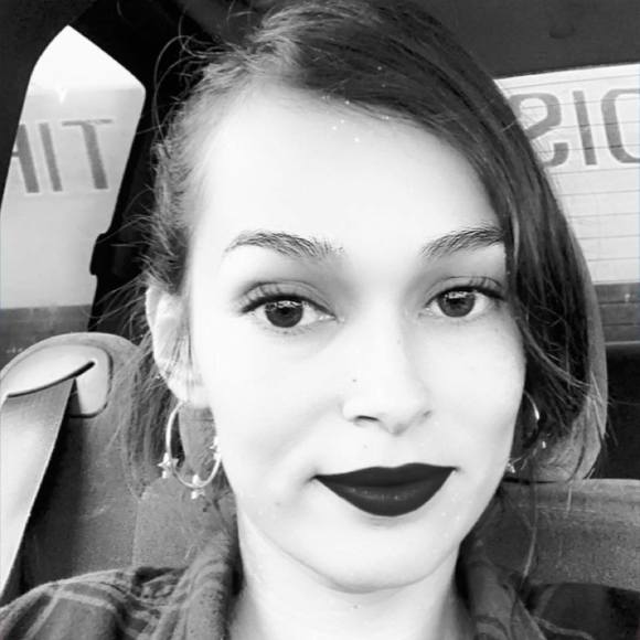 Profile Picture of Donna Hansen (@jazmineye) on Poshmark