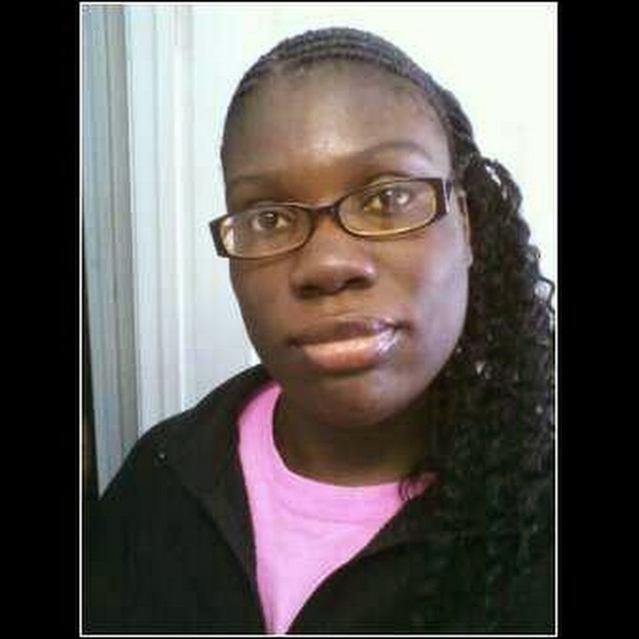 Stephanie Bropleh - Poshmark Profile Picture of Stephanie Bropleh (@s_b887) on Poshmark