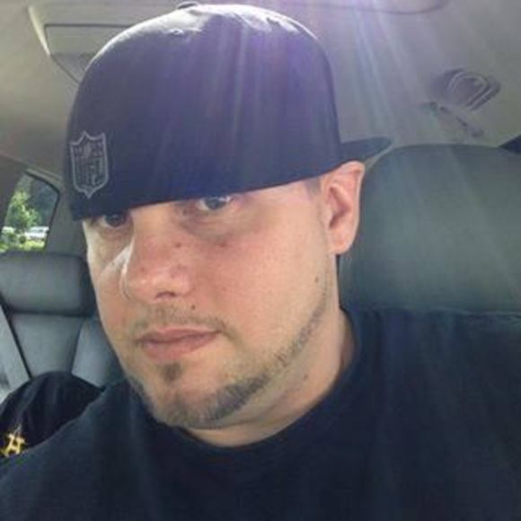 Profile Picture of Joshua Mcgehee (@absolutegreen8) on Poshmark