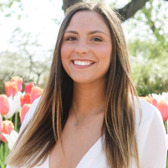 Profile Picture of Madeline Erber (@maddieerber) on Poshmark