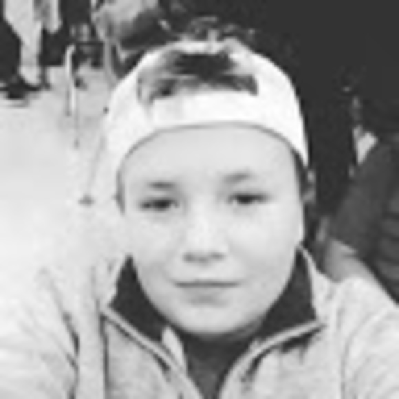 Profile Picture of Tyler Whiting (@tylerwhiting) on Poshmark