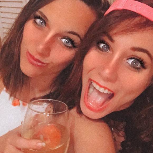 Profile Picture of Cassandra Wise (@cassidious0) on Poshmark