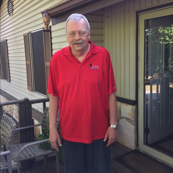 Profile Picture of Doug Dahle (@oldproblog) on Poshmark