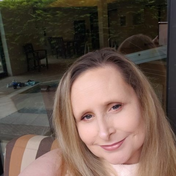 Profile Picture of Shannon Potts (@shannonpotts73) on Poshmark