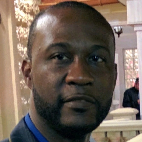 Profile Picture of Richard Cornelius (@r_cornelius) on Poshmark